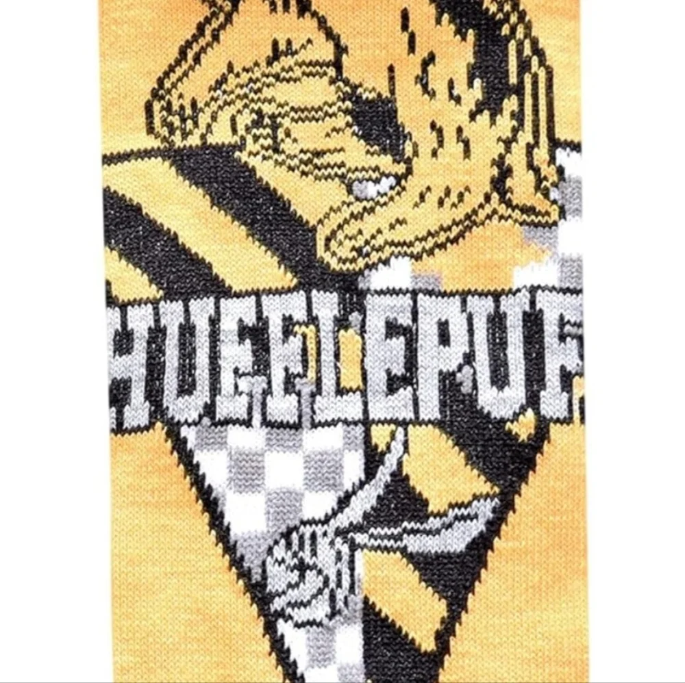 New Harry Potter Hogwarts Hufflepuff 5 pack of socks shoes size 4 to 10